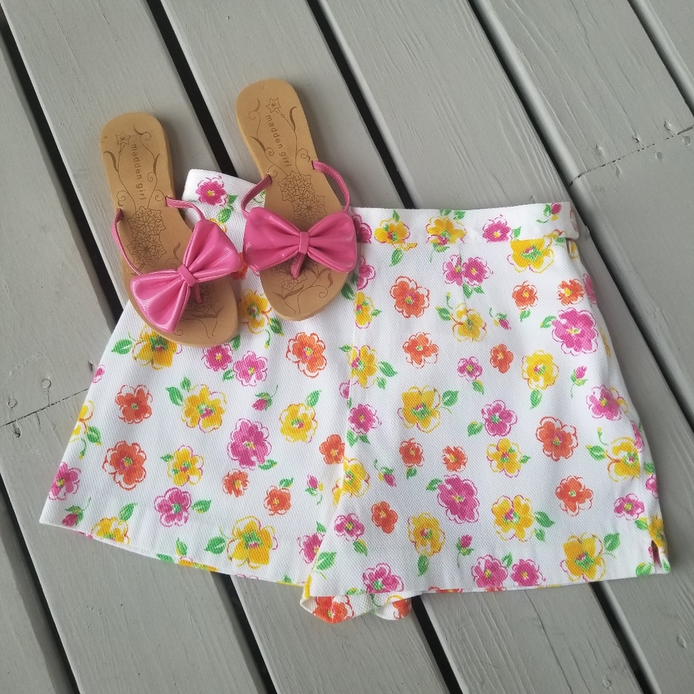 12p white shorts with bright flowers